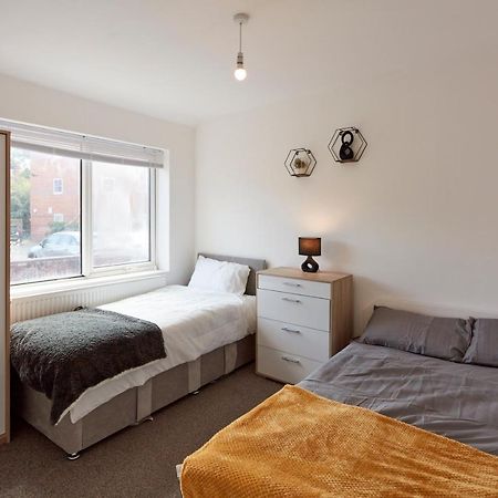 Spacious Home Close To City Centre Location Λιντς Εξωτερικό φωτογραφία