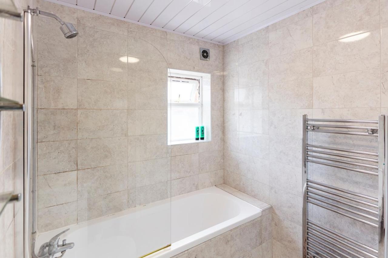 Spacious Home Close To City Centre Location Λιντς Εξωτερικό φωτογραφία