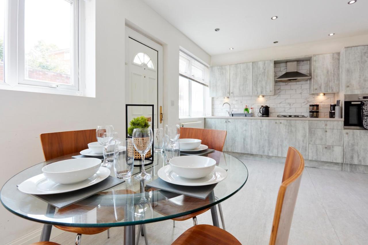 Spacious Home Close To City Centre Location Λιντς Εξωτερικό φωτογραφία