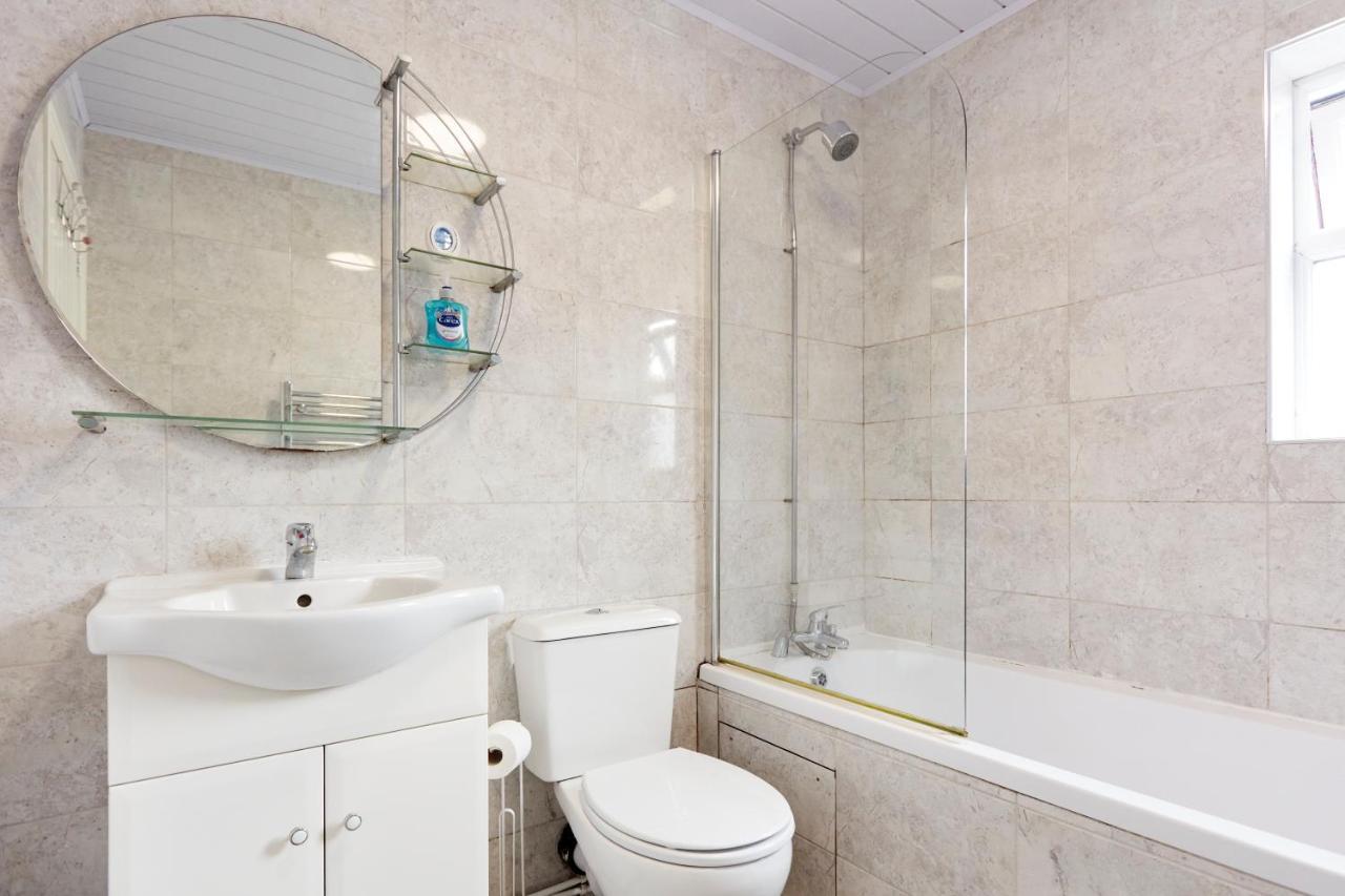 Spacious Home Close To City Centre Location Λιντς Εξωτερικό φωτογραφία